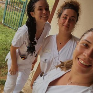 Le trio des barou'blouses au Togo