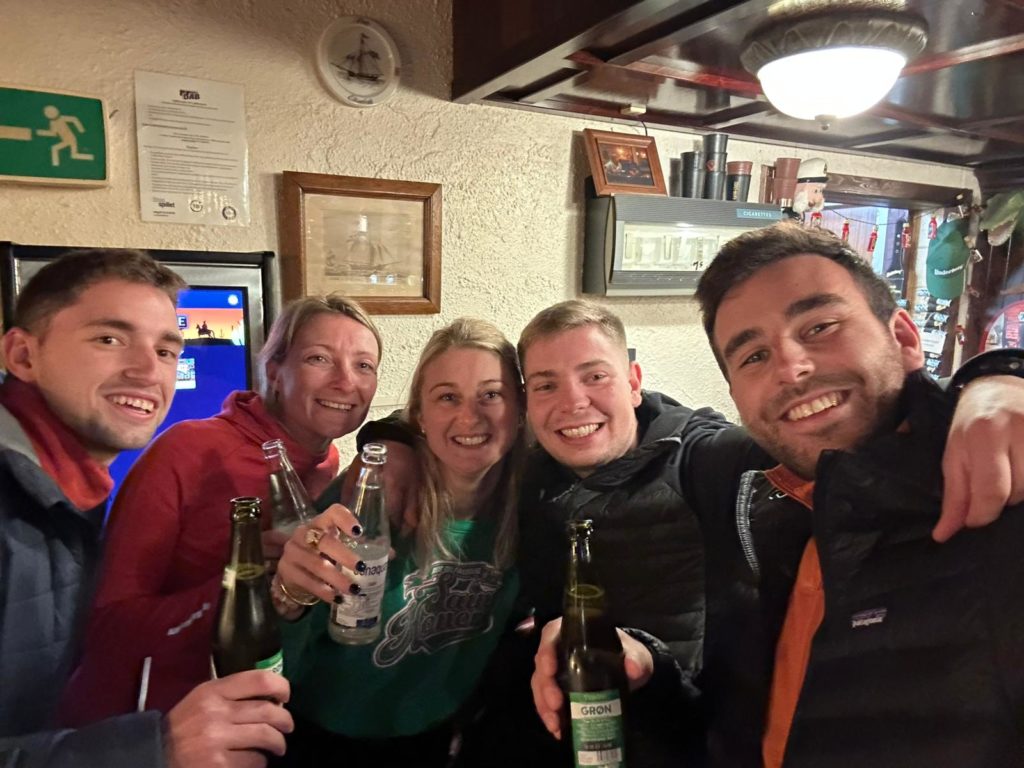 Matéo & Romain, Aline & Mathilde et un de leurs "anges gardiens" de l'édition 2024 de On The Road a Game