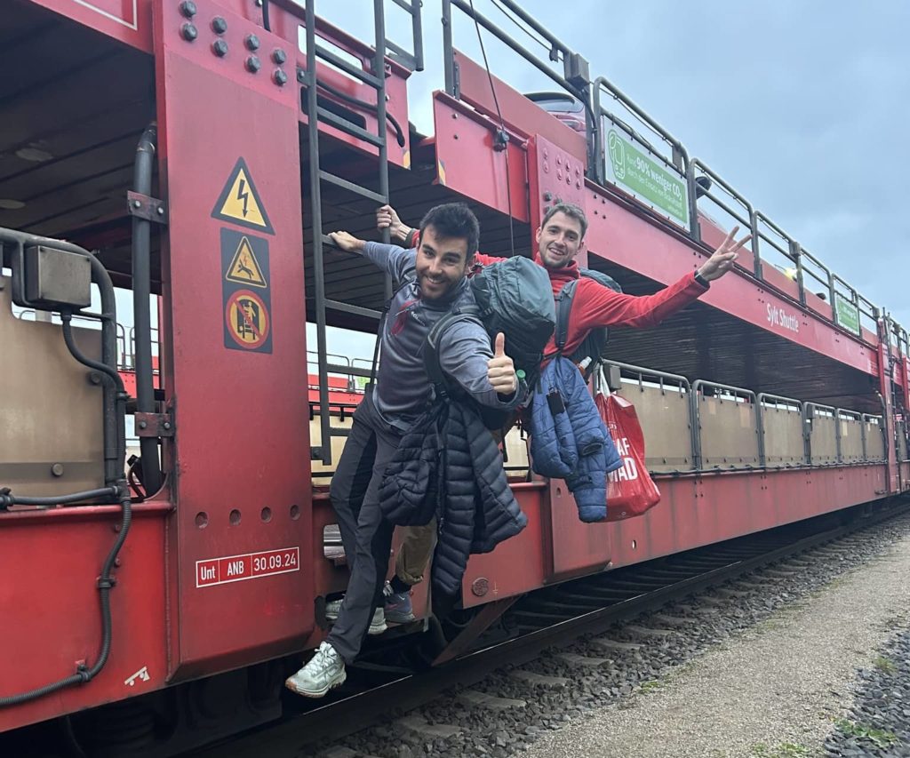 Matéo et Romain, vainqueurs de l'édition 20024 du voyage-aventure On The Road a Game